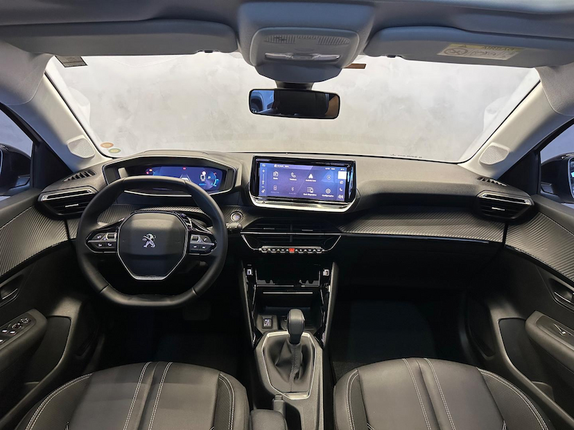 Foto do veículo PEUGEOT 208  GRIFFE 2023 23.325 KM 94.900,00