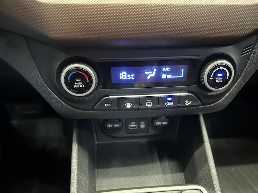 Foto do veículo HYUNDAI CRETA  2.0 16V FLEX PRESTIGE AUTOMATICO 2018 98.125 KM 89.900,00