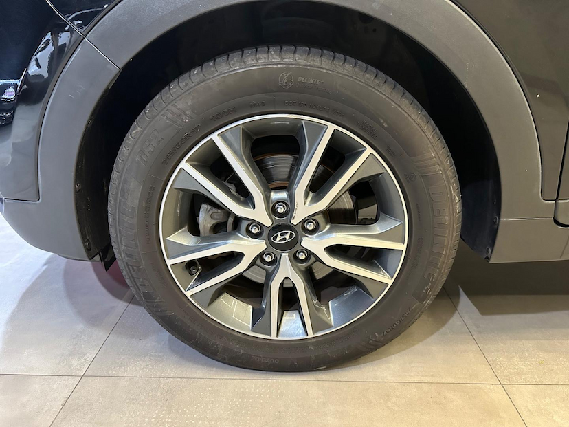 Foto do veículo HYUNDAI CRETA  2.0 16V FLEX PRESTIGE AUTOMATICO 2018 98.125 KM 89.900,00