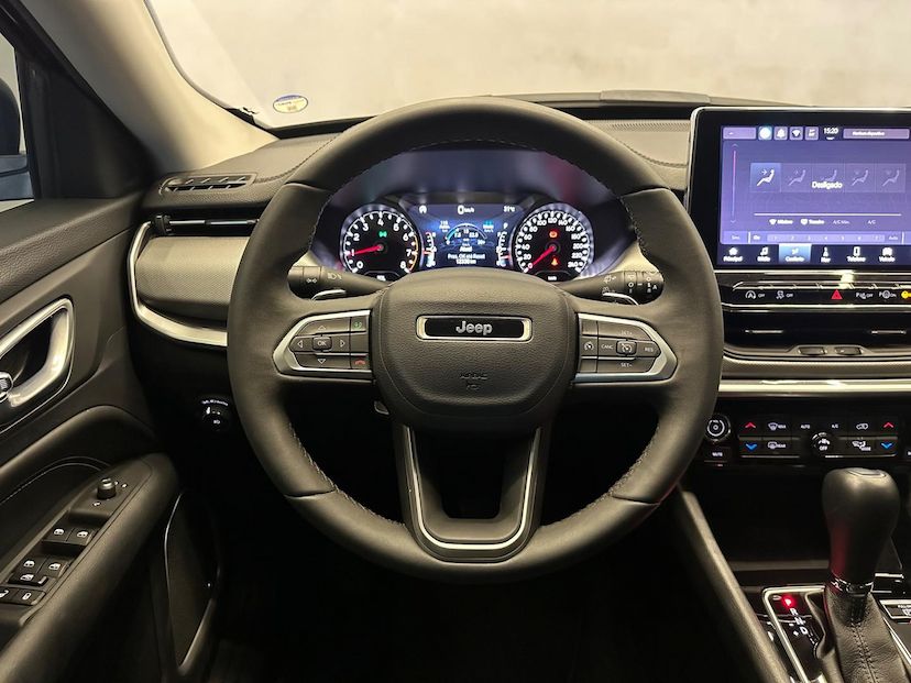 Foto do veículo JEEP COMPASS  LONG TF 2024 13.190 KM 149.900,00
