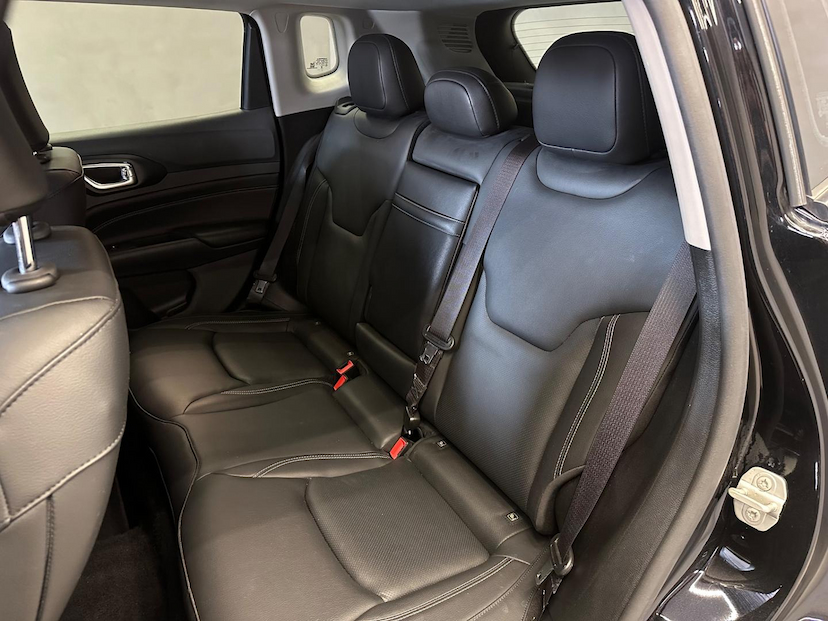 Foto do veículo JEEP COMPASS  LONG TF 2024 13.190 KM 149.900,00