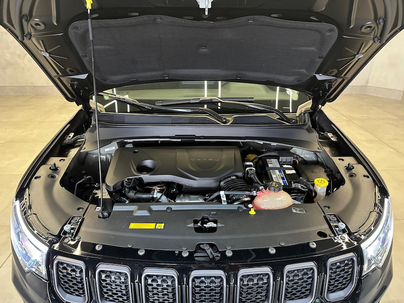 Foto do veículo JEEP COMPASS  LONG TF 2024 13.190 KM 149.900,00