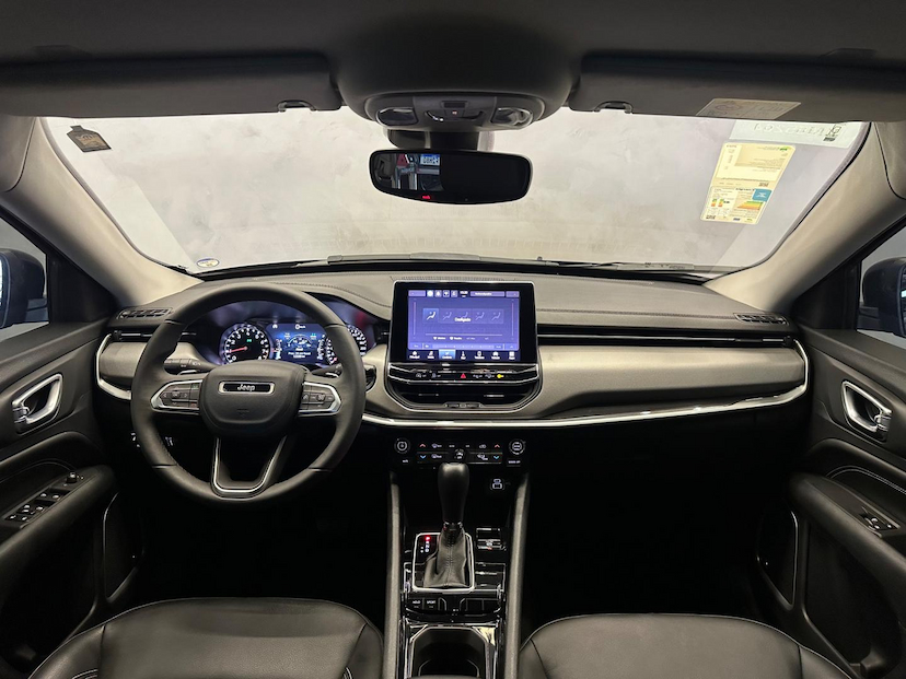 Foto do veículo JEEP COMPASS  LONG TF 2024 13.190 KM 149.900,00