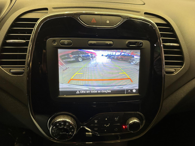 Foto do veículo RENAULT CAPTUR  INTEN 16A 2018 46.000 KM 74.900,00
