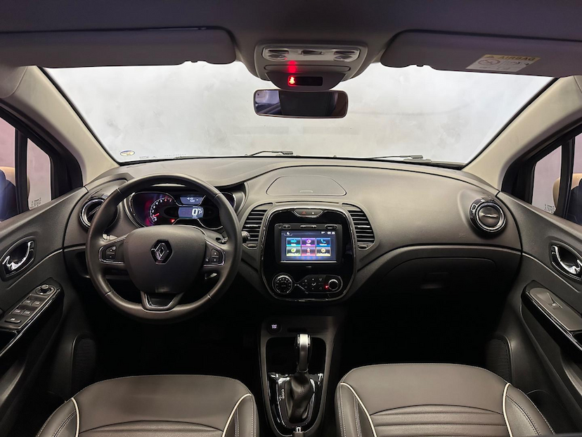 Foto do veículo RENAULT CAPTUR  INTEN 16A 2018 46.000 KM 74.900,00