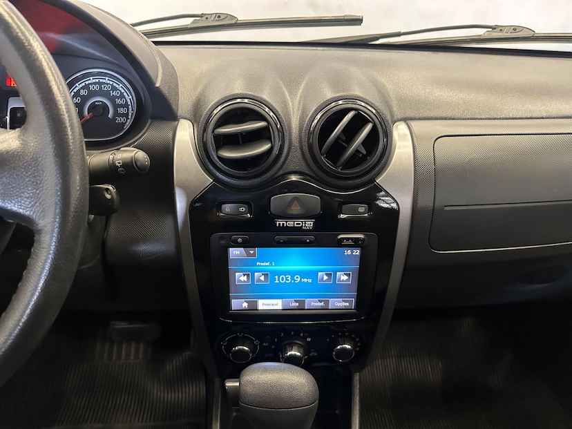 Foto do veículo RENAULT SANDERO  1.6 PRIVILEGE 2014 63.320 KM 46.900,00
