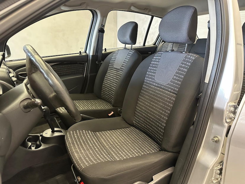 Foto do veículo RENAULT SANDERO  1.6 PRIVILEGE 2014 63.320 KM 46.900,00