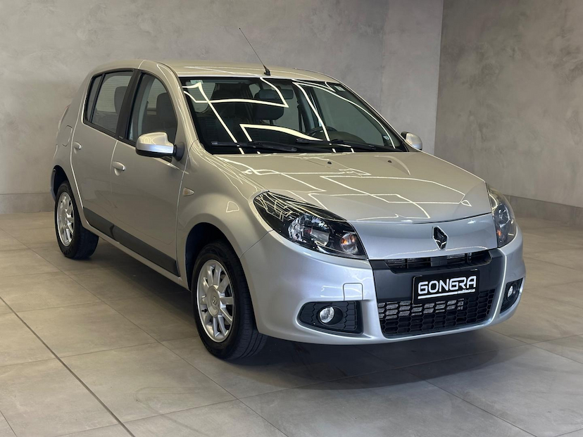 Foto do veículo RENAULT SANDERO  1.6 PRIVILEGE 2014 63.320 KM 46.900,00