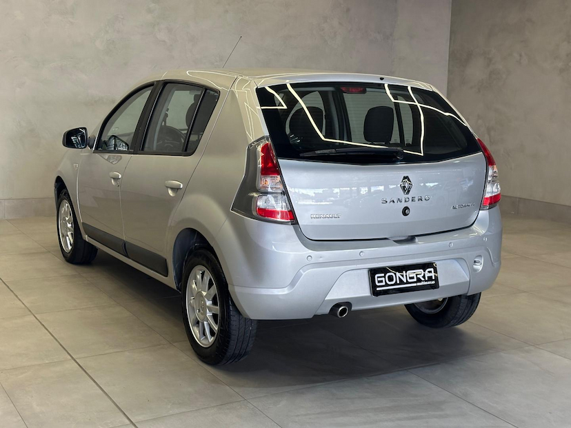 Foto do veículo RENAULT SANDERO  1.6 PRIVILEGE 2014 63.320 KM 46.900,00