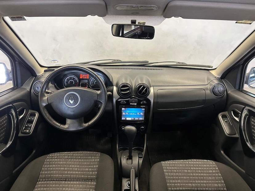Foto do veículo RENAULT SANDERO  1.6 PRIVILEGE 2014 63.320 KM 46.900,00