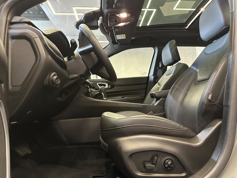 Foto do veículo JEEP COMPASS  SERIE S T270 TURBO FLEX AUT. 2023 16.764 KM 179.900,00