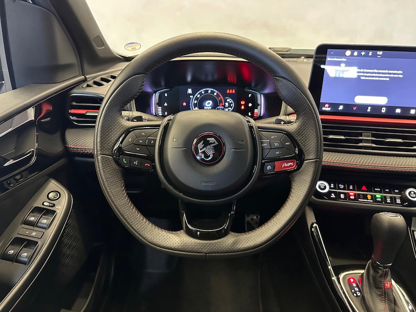 Foto do veículo FIAT FASTBACK  ABARTH 270 2024 10.761 KM 142.900,00