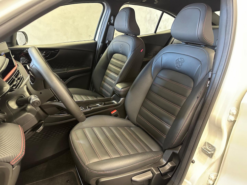 Foto do veículo FIAT FASTBACK  ABARTH 270 2024 10.761 KM 142.900,00