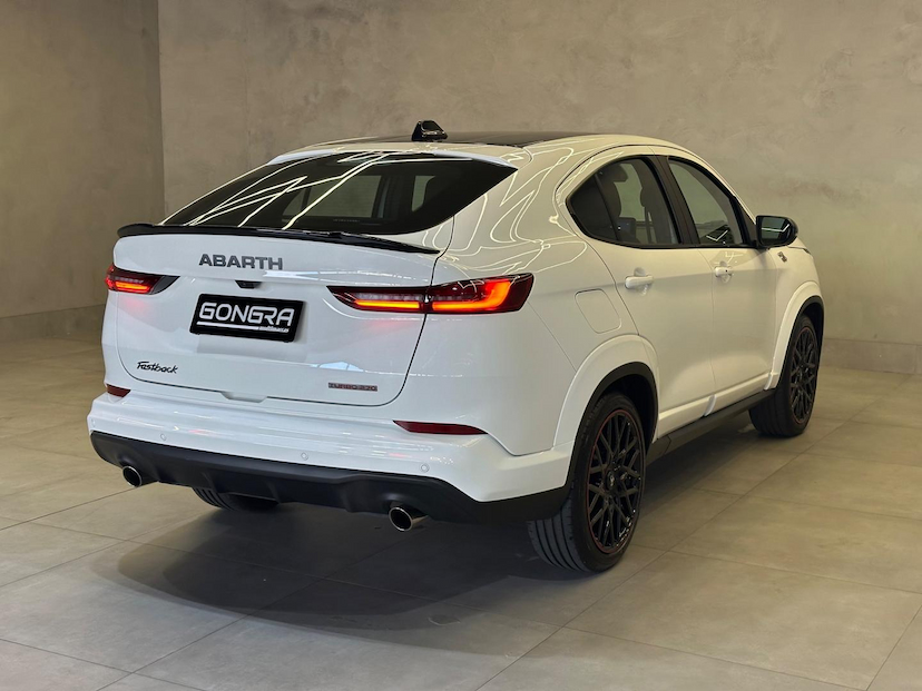 Foto do veículo FIAT FASTBACK  ABARTH 270 2024 10.761 KM 142.900,00