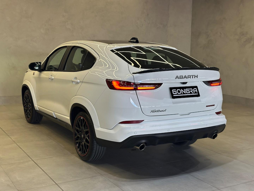 Foto do veículo FIAT FASTBACK  ABARTH 270 2024 10.761 KM 142.900,00