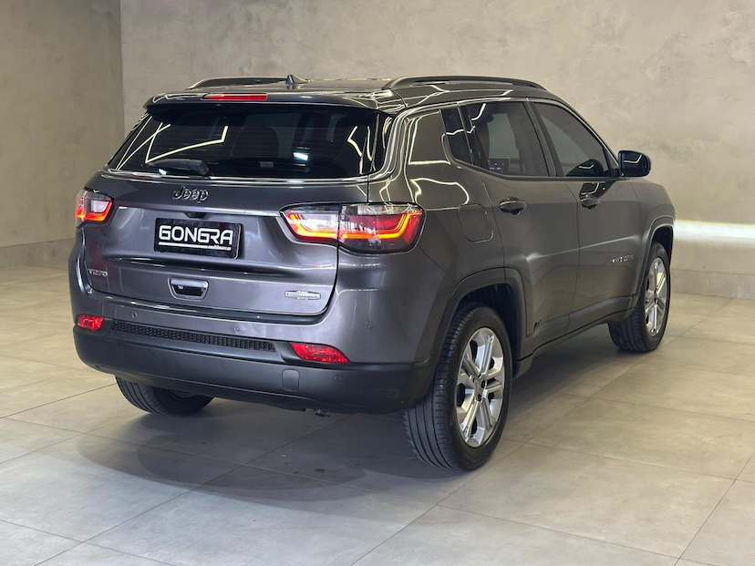 Foto do veículo JEEP COMPASS  LONG TF 2022 44.900 KM 134.900,00