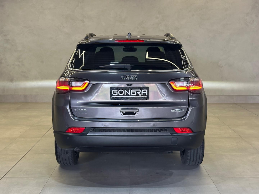 Foto do veículo JEEP COMPASS  LONG TF 2022 44.900 KM 134.900,00