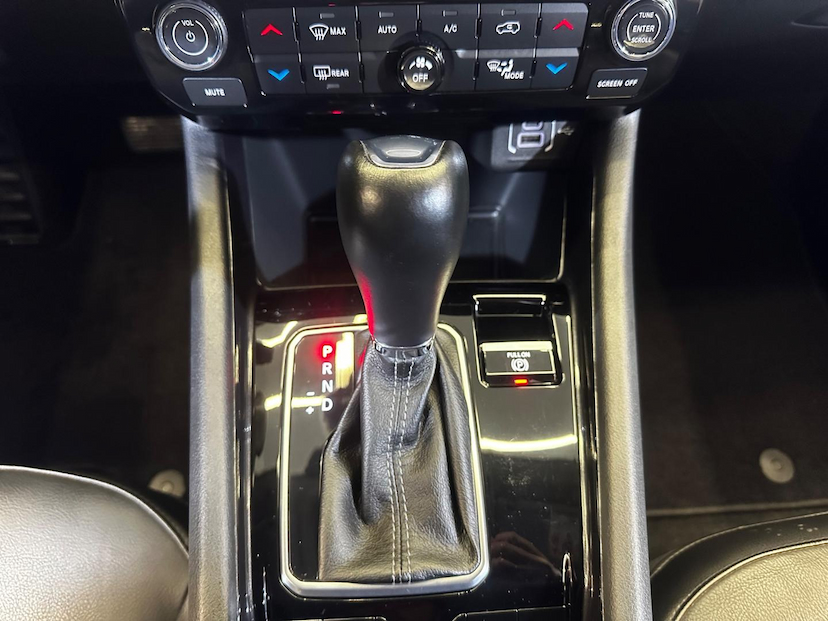 Foto do veículo JEEP COMPASS  LONG TF 2022 34.193 KM 132.900,00