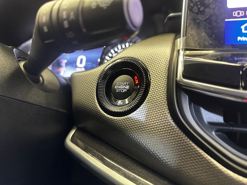 Foto do veículo JEEP COMPASS  LONG TF 2022 34.193 KM 132.900,00