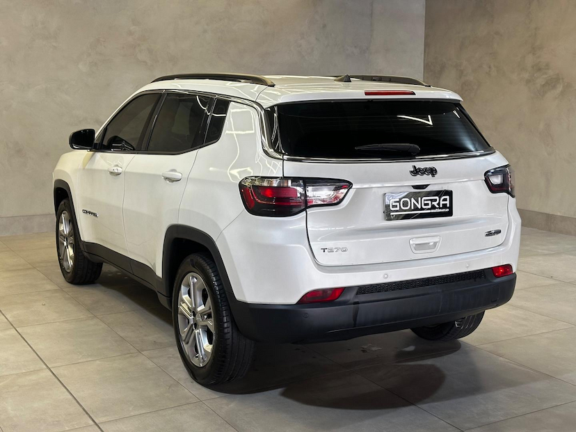 Foto do veículo JEEP COMPASS  LONG TF 2022 34.193 KM 132.900,00