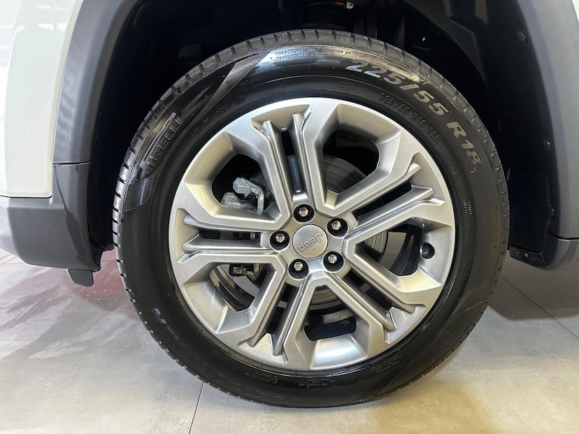 Foto do veículo JEEP COMPASS  LONG TF 2022 34.193 KM 132.900,00