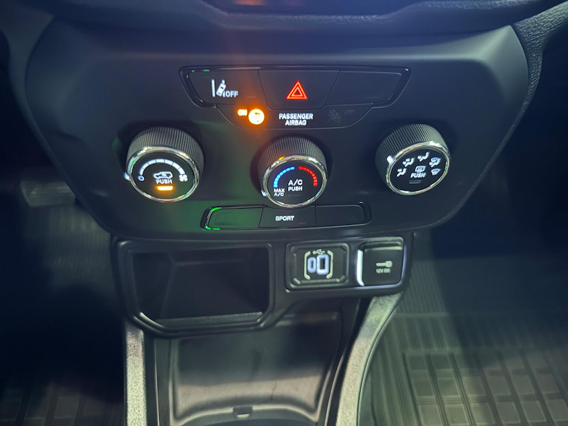 Foto do veículo JEEP RENEGADE  SPORT T270 FLEX 2023 32.793 KM 102.900,00