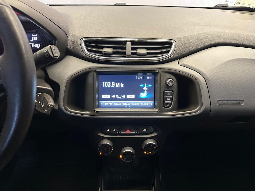 Foto do veículo CHEVROLET ONIX  1. 4MT LTZ 2019 34.543 KM 66.900,00