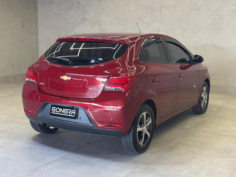 Foto do veículo CHEVROLET ONIX  1. 4MT LTZ 2019 34.543 KM 66.900,00