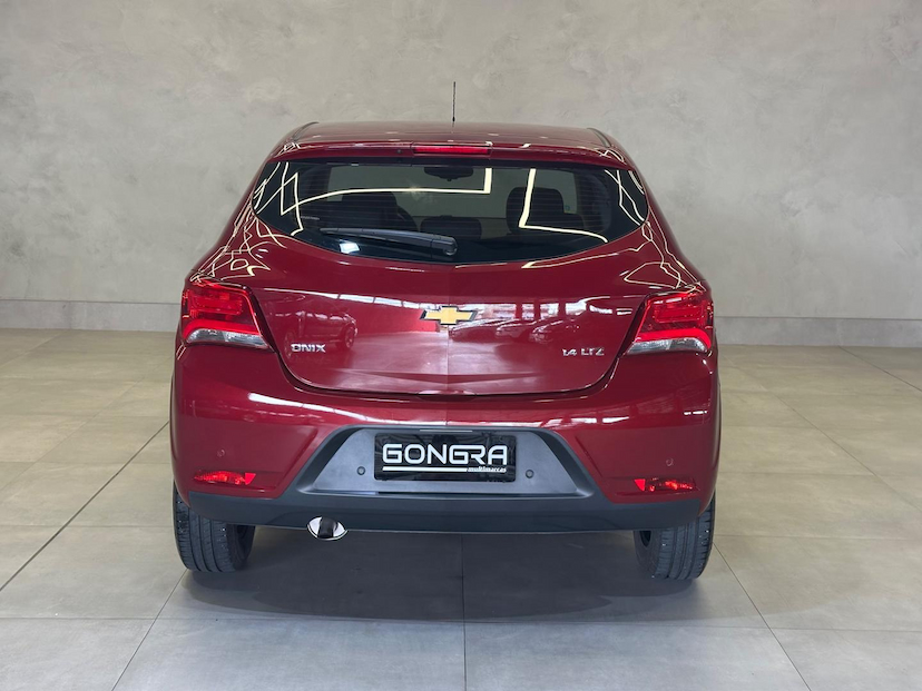 Foto do veículo CHEVROLET ONIX  1. 4MT LTZ 2019 34.543 KM 66.900,00