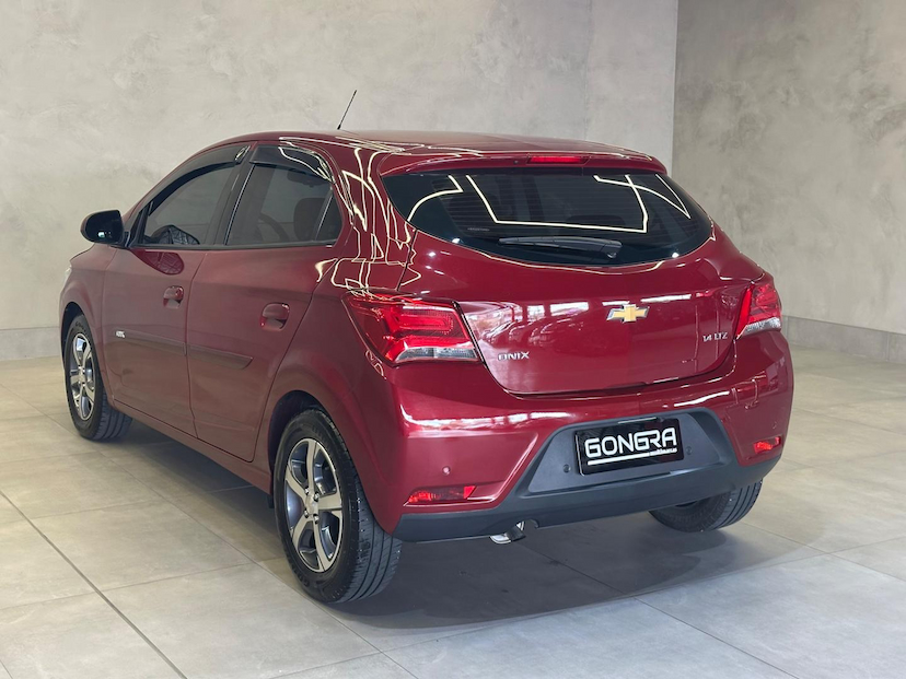 Foto do veículo CHEVROLET ONIX  1. 4MT LTZ 2019 34.543 KM 66.900,00