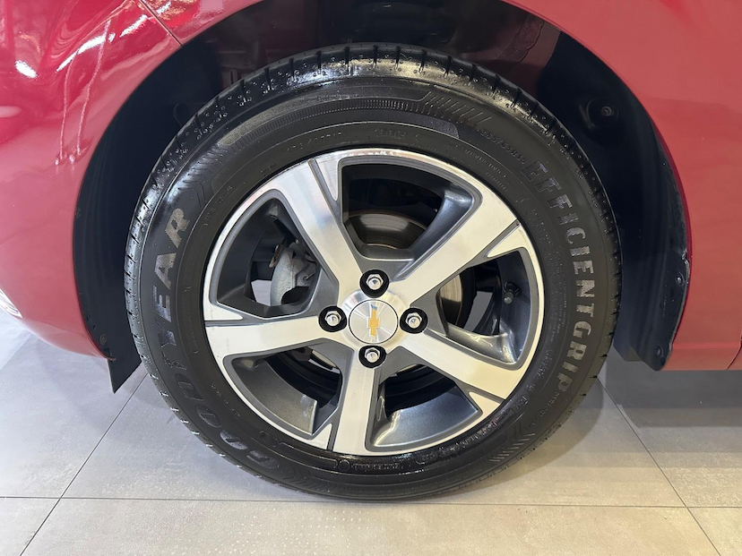 Foto do veículo CHEVROLET ONIX  1. 4MT LTZ 2019 34.543 KM 66.900,00