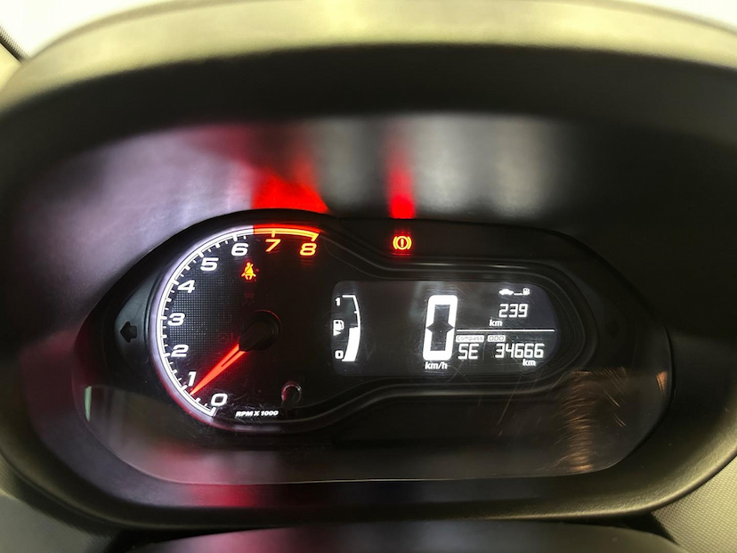 Foto do veículo CHEVROLET ONIX  1. 4MT LTZ 2019 34.543 KM 66.900,00