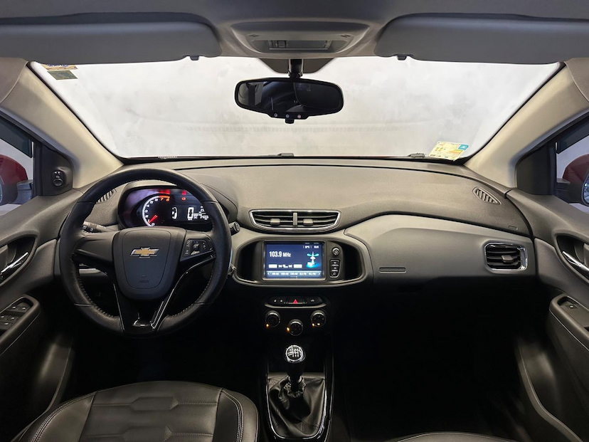 Foto do veículo CHEVROLET ONIX  1. 4MT LTZ 2019 34.543 KM 66.900,00