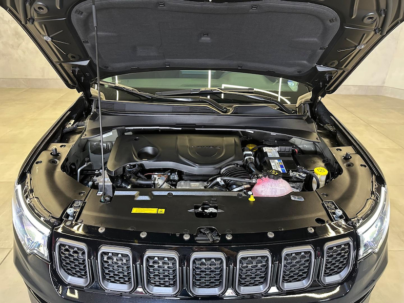 Foto do veículo JEEP COMPASS  LONG. T270 1.3 TB 4X2 FLEX AUT. 2024 3.705 KM 165.900,00