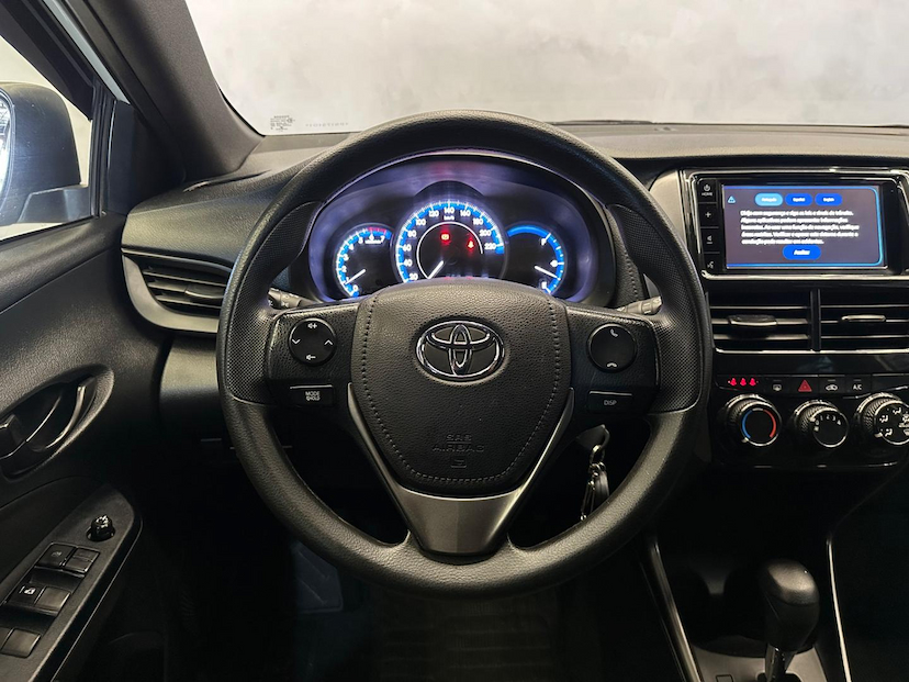 Foto do veículo TOYOTA YARIS  HA XL15 2023 96.100 KM 81.900,00