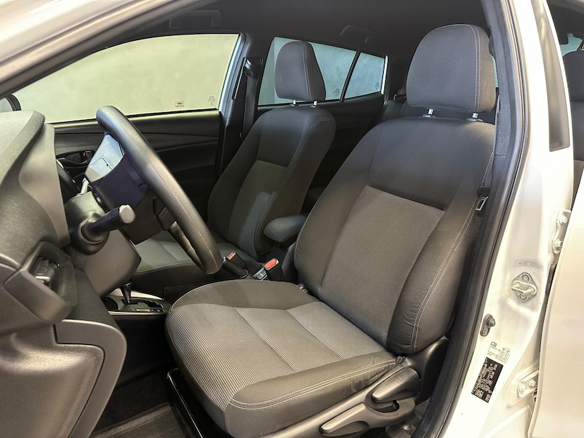 Foto do veículo TOYOTA YARIS  HA XL15 2023 96.100 KM 81.900,00