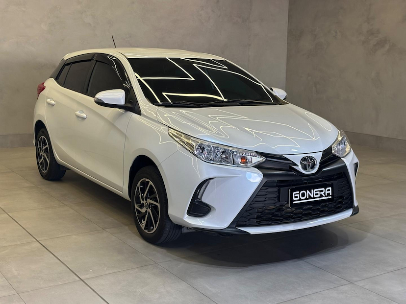 Foto do veículo TOYOTA YARIS  HA XL15 2023 96.100 KM 81.900,00