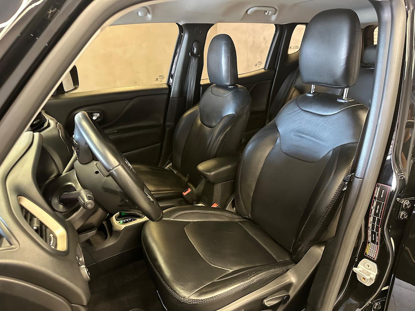 Foto do veículo JEEP RENEGADE  1.8 16V FLEX LONGITUDE 4P AUTOMATICO 2016 95.000 KM 69.900,00