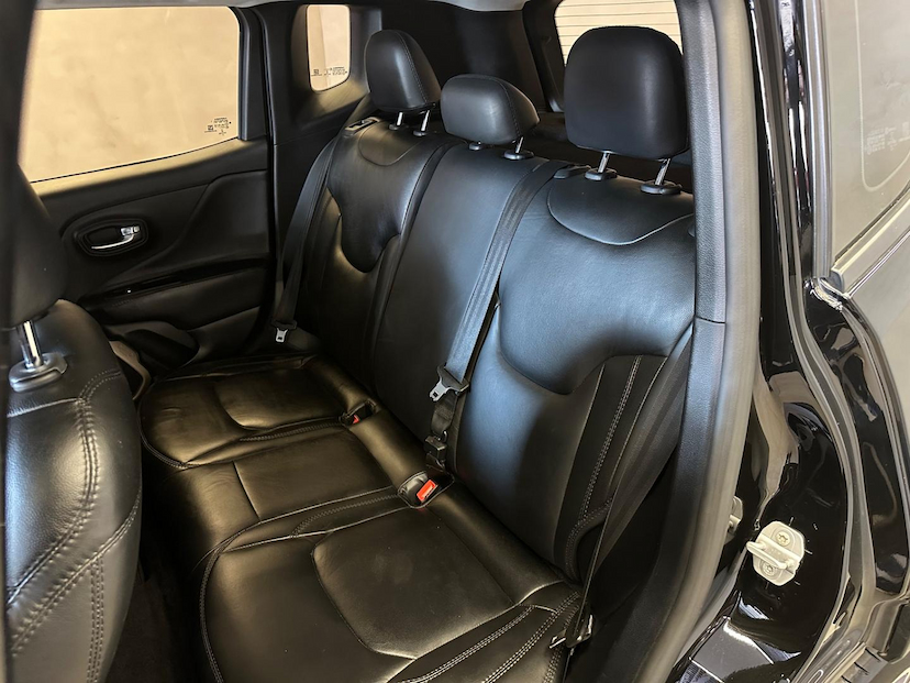 Foto do veículo JEEP RENEGADE  1.8 16V FLEX LONGITUDE 4P AUTOMATICO 2016 95.000 KM 69.900,00