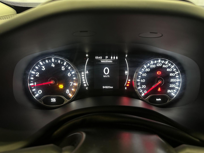 Foto do veículo JEEP RENEGADE  1.8 16V FLEX LONGITUDE 4P AUTOMATICO 2016 95.000 KM 69.900,00
