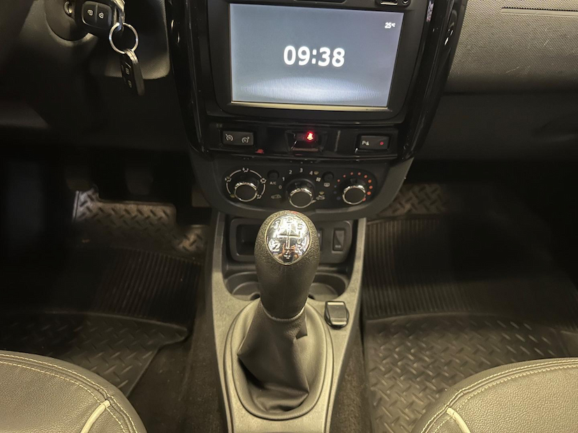 Foto do veículo RENAULT OROCH  16 4X2 2018 87.961 KM 72.900,00