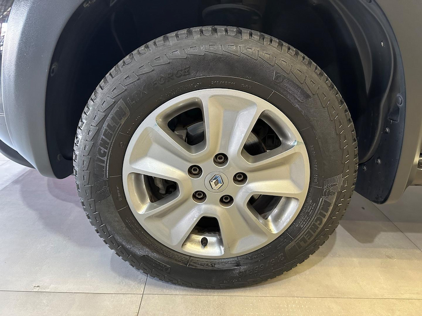 Foto do veículo RENAULT OROCH  16 4X2 2018 87.961 KM 72.900,00