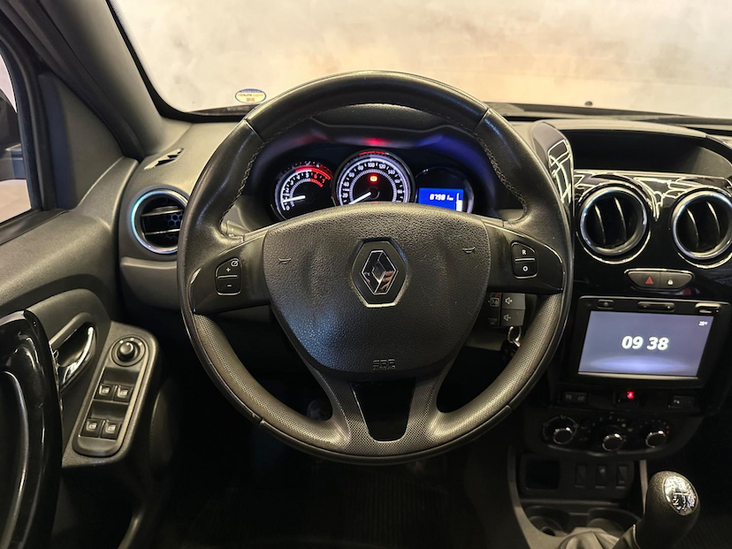 Foto do veículo RENAULT OROCH  16 4X2 2018 87.961 KM 72.900,00