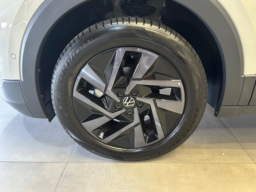 Foto do veículo VOLKSWAGEN T-CROSS  HL TSI 2025 2.900 KM 176.900,00