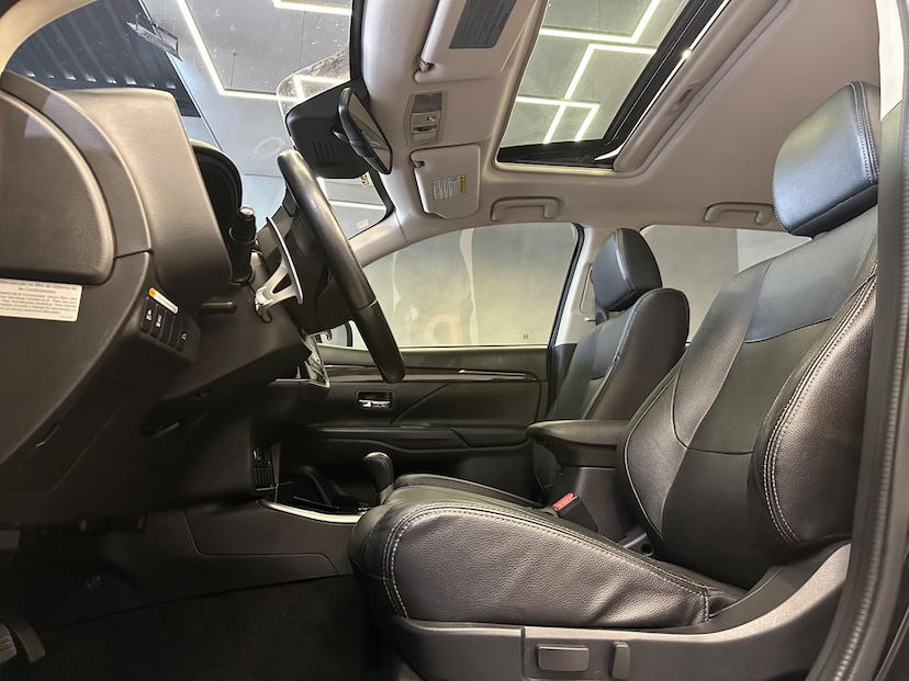 Foto do veículo MITSUBISHI OUTLANDER  2.2 165CV DIESEL 2018 71.400 KM 148.900,00