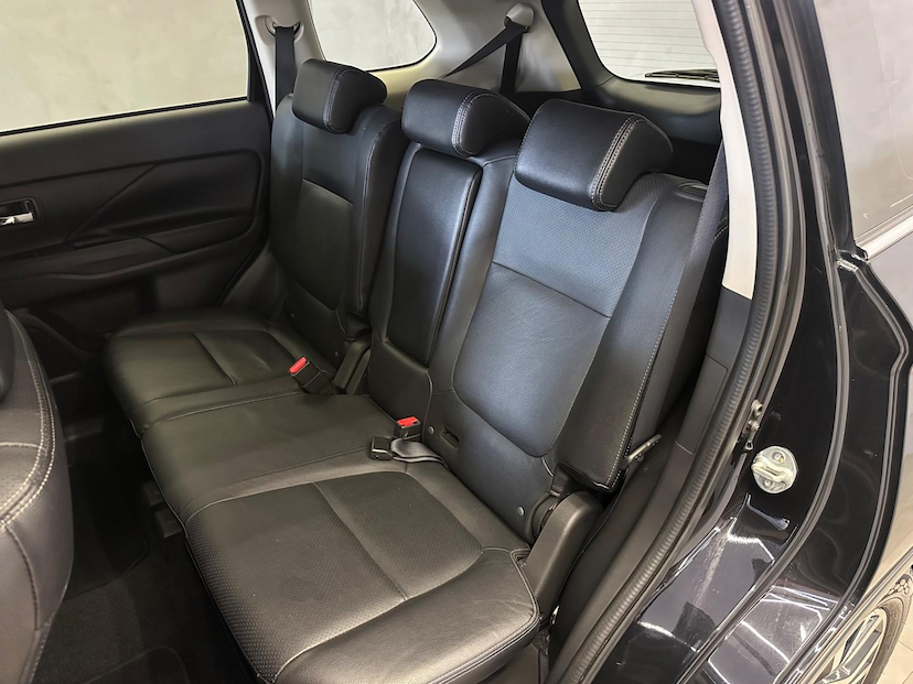 Foto do veículo MITSUBISHI OUTLANDER  2.2 165CV DIESEL 2018 71.400 KM 148.900,00