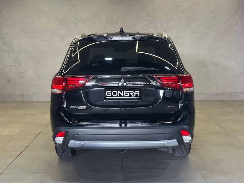Foto do veículo MITSUBISHI OUTLANDER  2.2 165CV DIESEL 2018 71.400 KM 148.900,00