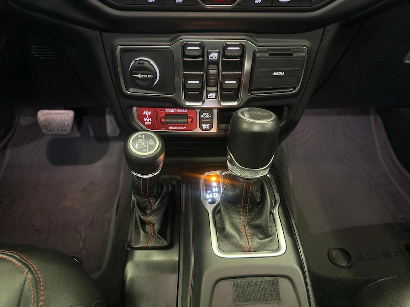 Foto do veículo JEEP GLADIATOR  RUBICON 2023 8.994 KM 349.900,00