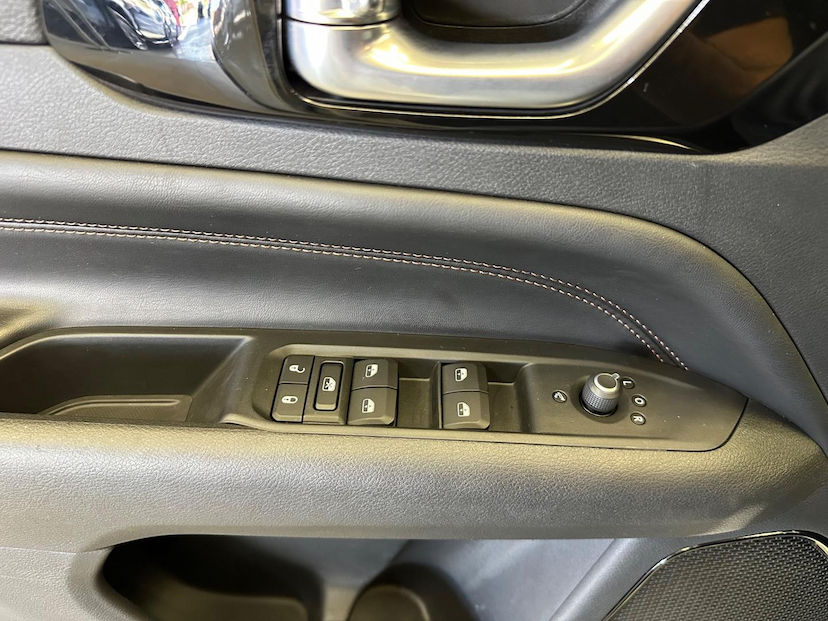 Foto do veículo JEEP COMPASS  LIMITED TF 2022 17.583 KM 148.900,00