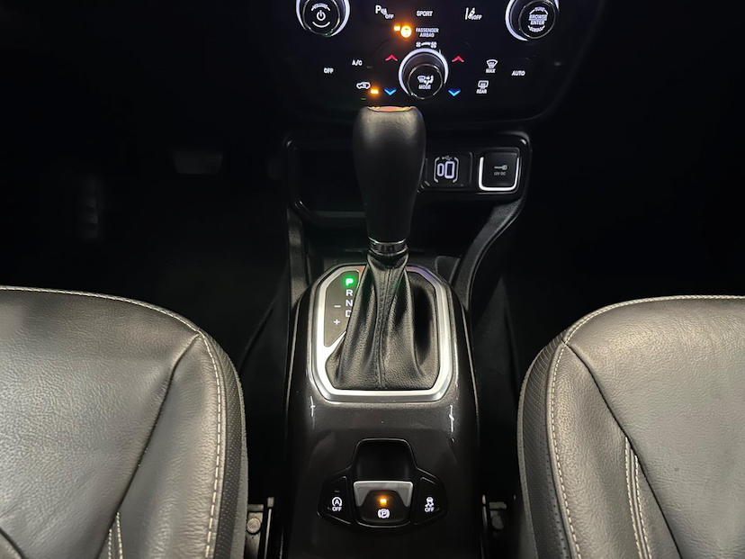 Foto do veículo JEEP RENEGADE  LGTD T270 2023 56.934 KM 103.900,00